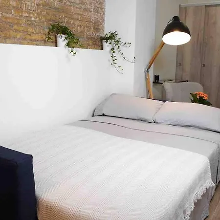 Chic Avec Terrasse, Lumineux Et Calme 2 *