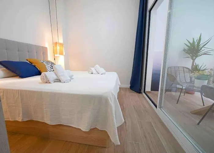 Lejlighed Chic Avec Terrasse, Lumineux Et Calme 2 *