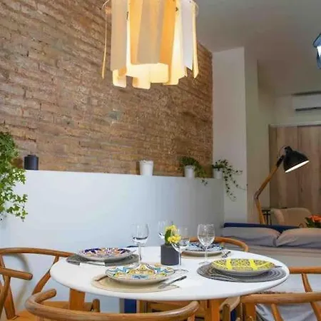 Апартаменты Chic Avec Terrasse, Lumineux Et Calme 2 Валенсия